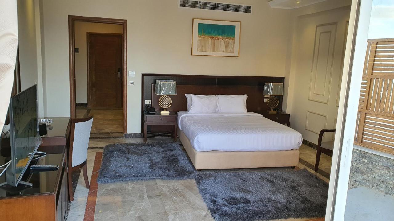 Fleet Club Mahrousa Alexandria Exterior foto A bedroom at the hotel